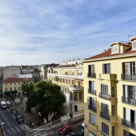Signature Rue De France Niza